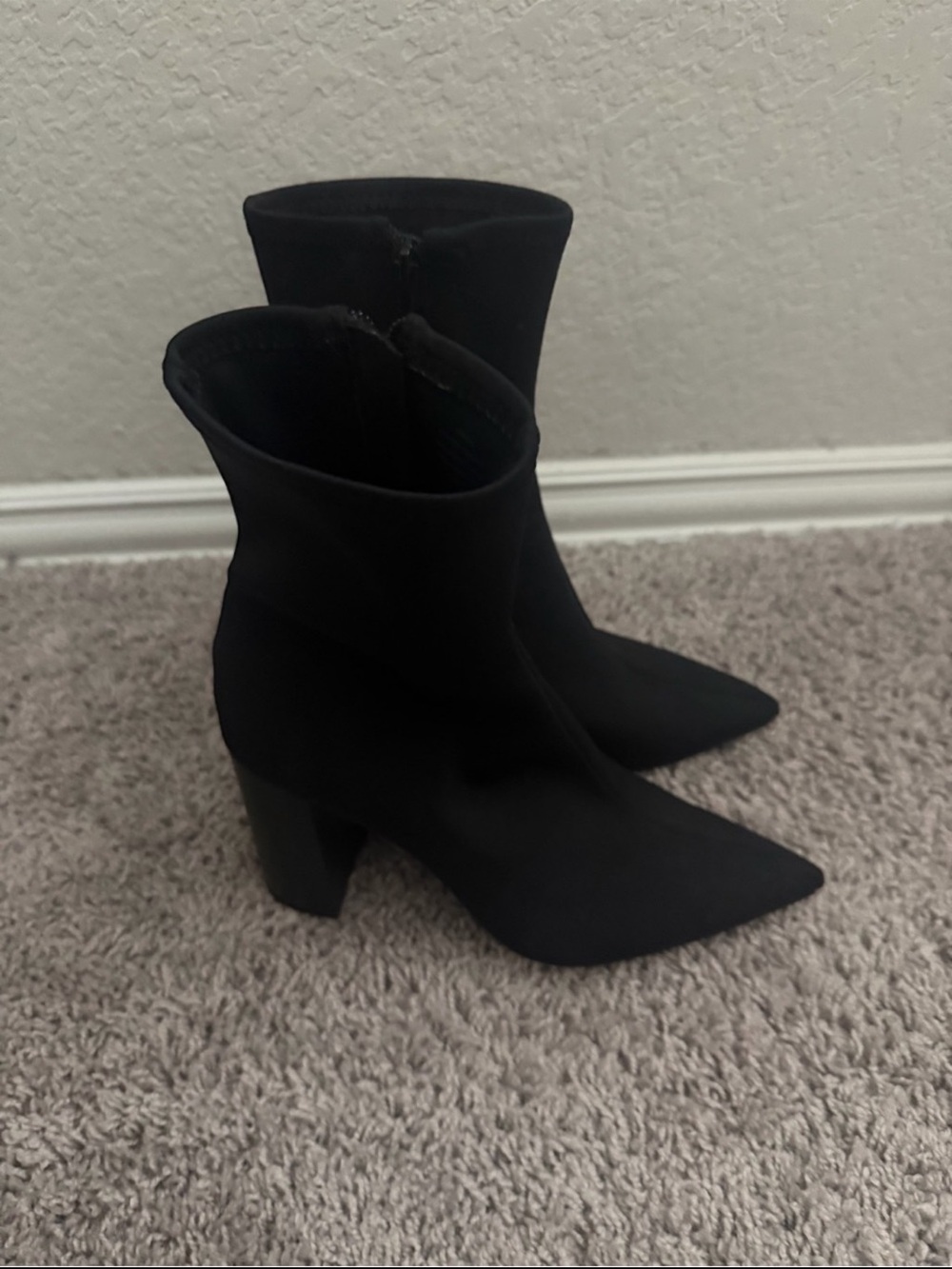 Excellent Condition Jeffrey Campbell Black Pointed
Sock Boot with Block Heel.